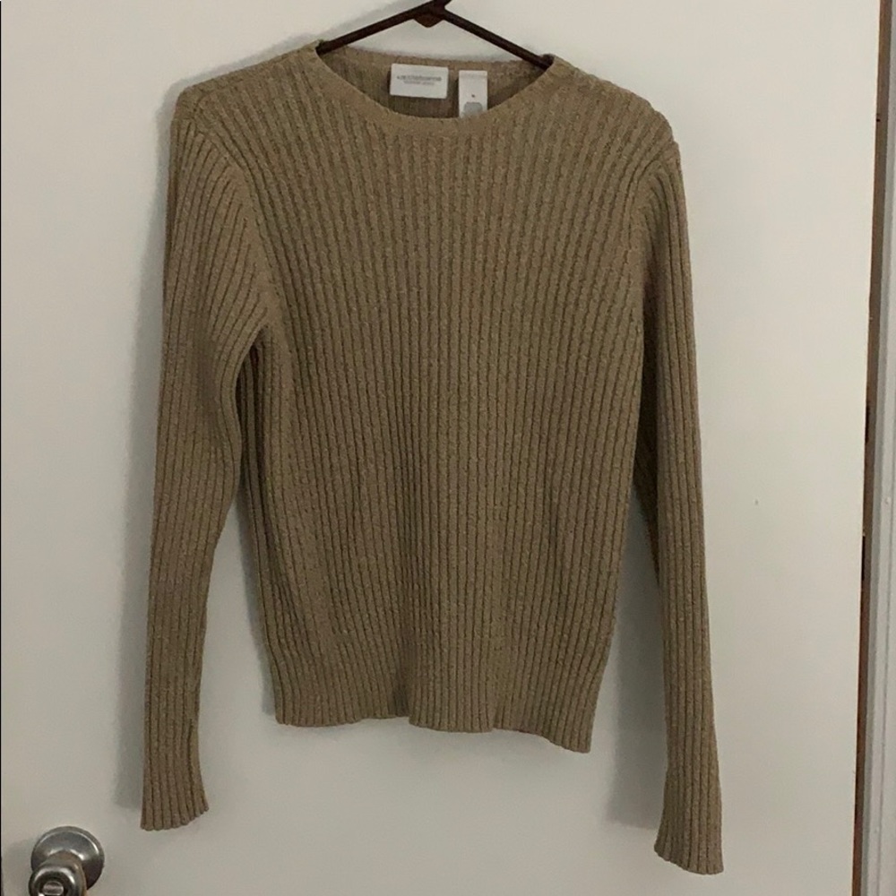 Medium. Tan cotton long sleeve sweater
